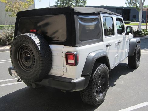 Used 2018 Jeep Wrangler Unlimited Sport S AWD/4WD image 5