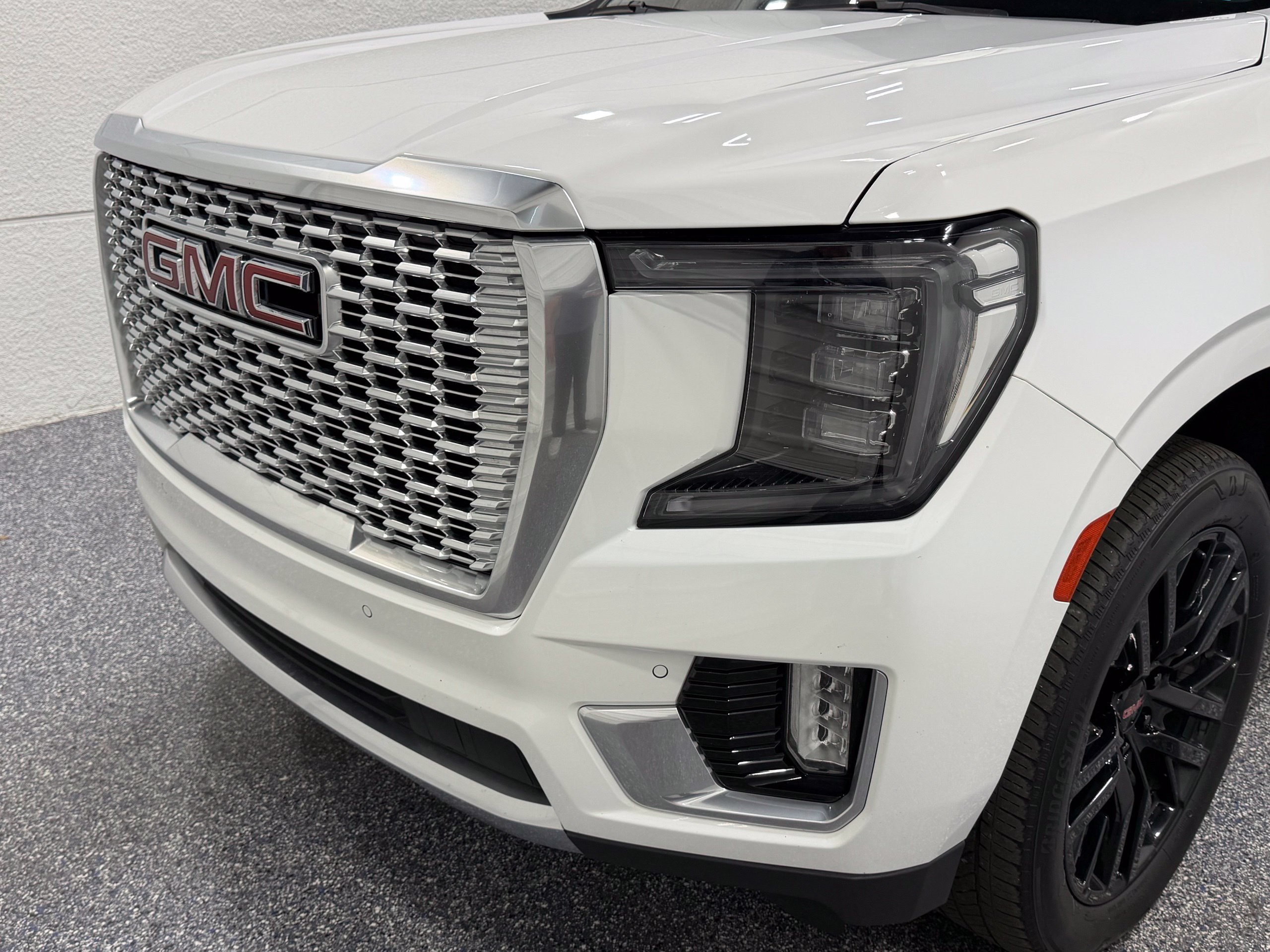 Used 2021 GMC Yukon Denali AWD/4WD image 15