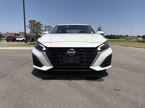 Used 2023 Nissan Altima 2.5 SV FWD image 10