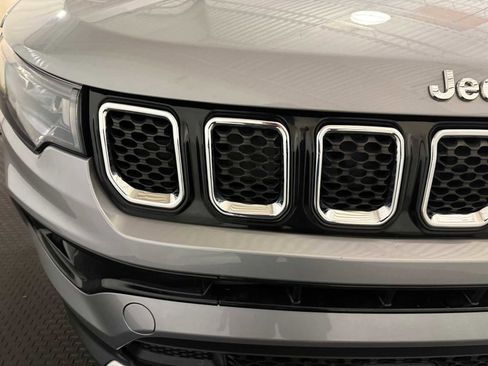 Used 2023 Jeep Compass Limited image 4