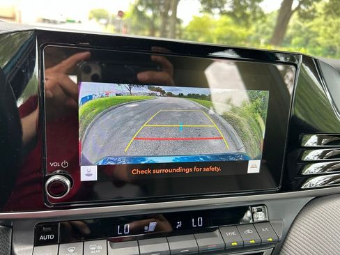 Used 2025 Toyota Camry SE w/ Convenience Package FWD image 25