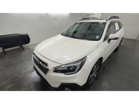 Used 2018 Subaru Outback 2.5i Limited image 4