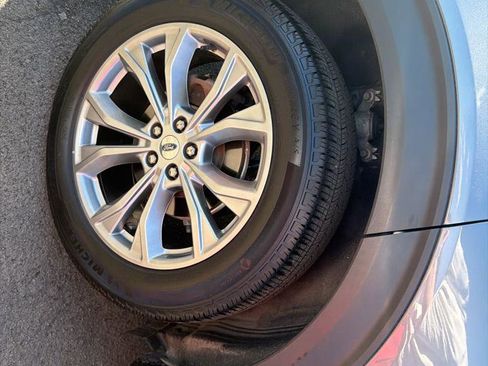 Used 2023 Ford Explorer XLT w/ Equipment Group 202A image 5