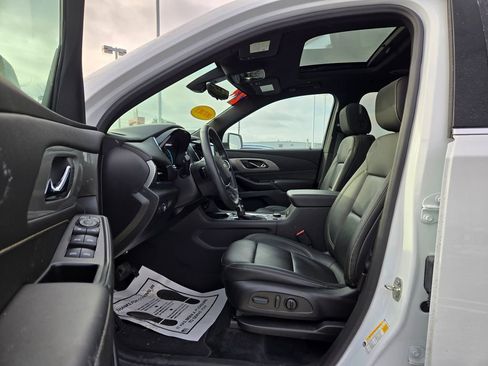 Used 2023 Chevrolet Traverse LT w/ LT Premium Package image 10