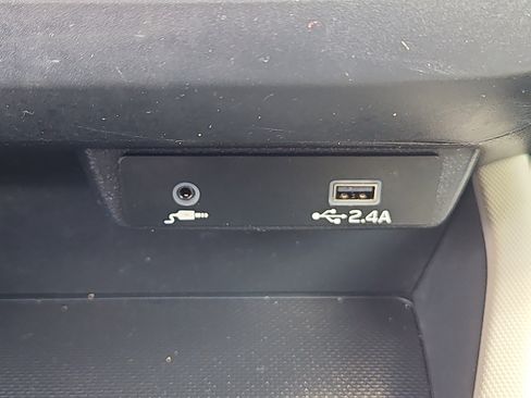 Certified 2025 Subaru Forester AWD/4WD image 9