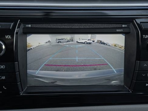 Used 2016 Toyota Corolla LE image 32