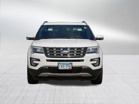 Used 2017 Ford Explorer Limited w/ Class II Trailer Tow Package AWD/4WD image 2