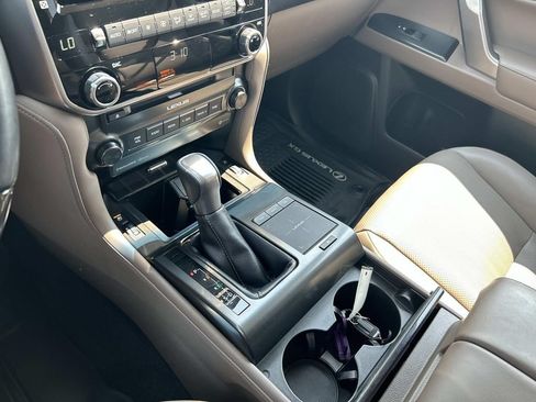 Used 2022 Lexus GX 460 Premium w/ Premium Package AWD/4WD image 32