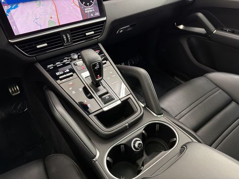 Used 2020 Porsche Cayenne Turbo S AWD/4WD image 31