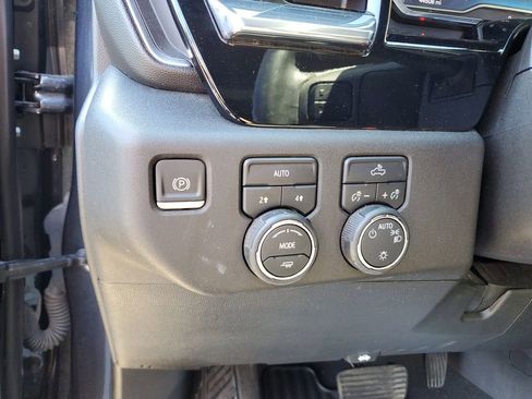 Used 2023 Chevrolet Silverado 1500 LT AWD/4WD image 16