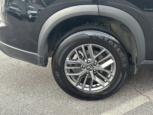 Used 2024 Nissan Rogue S image 17