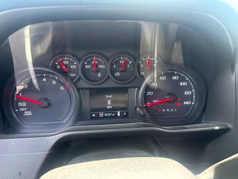 Used 2020 Chevrolet Silverado 1500 Custom w/ Custom Value Package AWD/4WD image 6