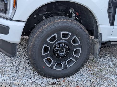 New 2026 Ford F250 Platinum AWD/4WD image 4