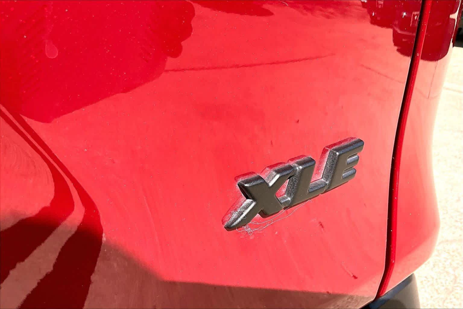 Used 2025 Toyota RAV4 XLE FWD image 9