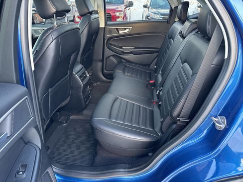 Used 2023 Ford Edge SEL w/ Convenience Package image 4