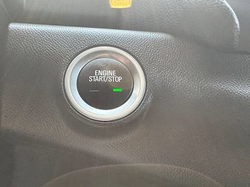 Used 2024 GMC Terrain SLT FWD image 32