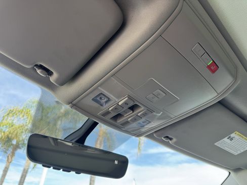 Certified 2023 Volkswagen Atlas SE w/ Panoramic Sunroof Package image 31