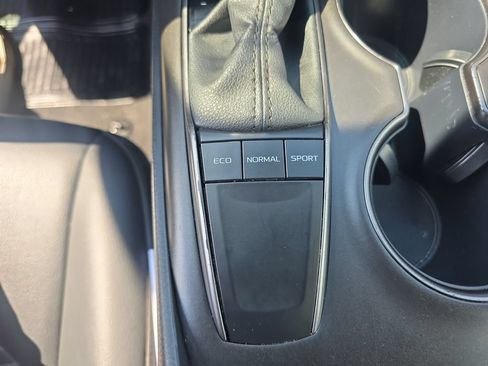 Used 2024 Toyota Camry SE FWD image 23