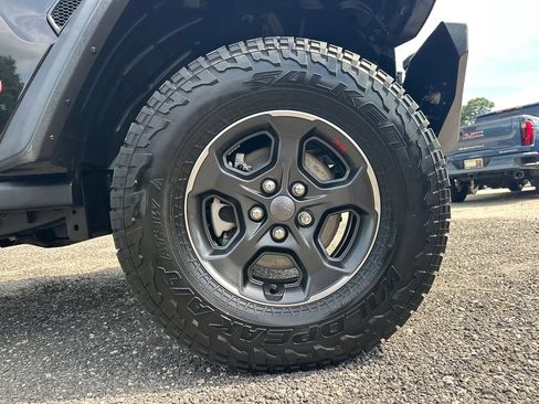Used 2023 Jeep Gladiator Rubicon w/ Trailer Tow Package AWD/4WD image 13