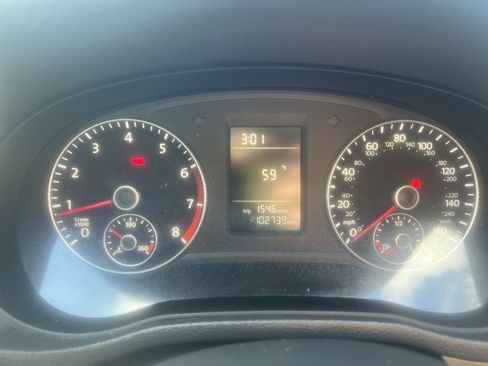 Used 2014 Volkswagen Passat S image 17