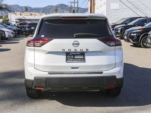 Used 2025 Nissan Rogue S FWD image 7
