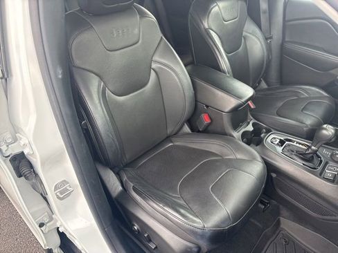 Used 2021 Jeep Cherokee Limited w/ Elite Package AWD/4WD image 21