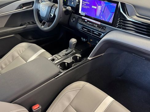 New 2026 Toyota Camry SE FWD image 17