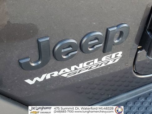 Used 2021 Jeep Wrangler Sport image 30