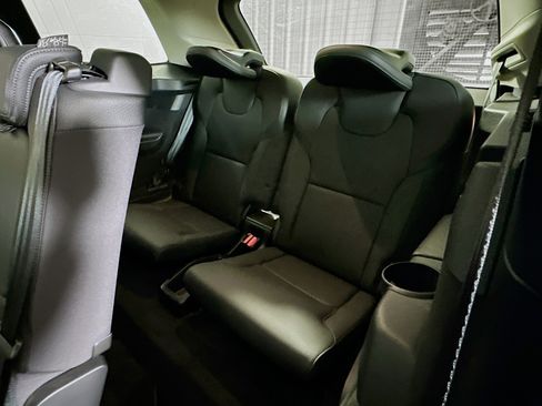 Used 2025 Volvo XC90 B6 Plus image 31