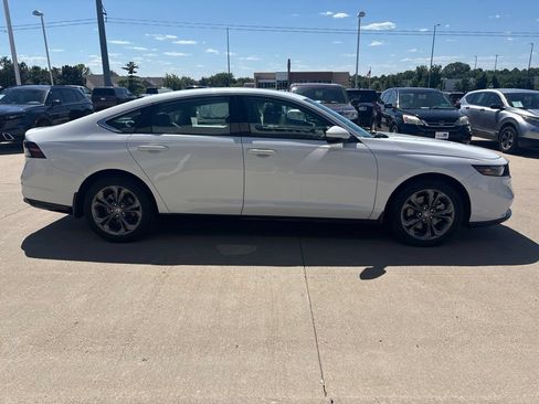 Used 2023 Honda Accord EX-L image 4