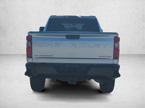 Used 2020 Chevrolet Silverado 2500 Custom w/ Custom Value Package image 6