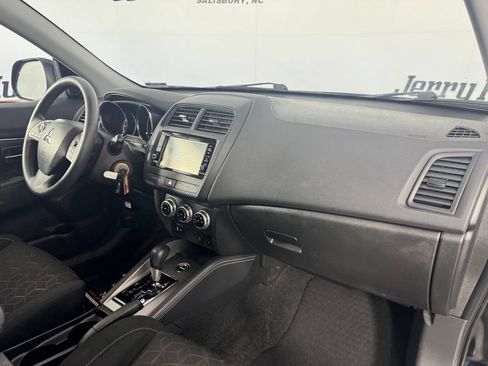 Used 2025 Mitsubishi Outlander Sport AWD image 30