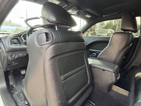 Used 2016 Dodge Challenger R/T Scat Pack RWD image 14