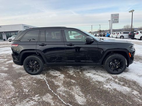 New 2026 Jeep Grand Cherokee Altitude AWD/4WD image 2