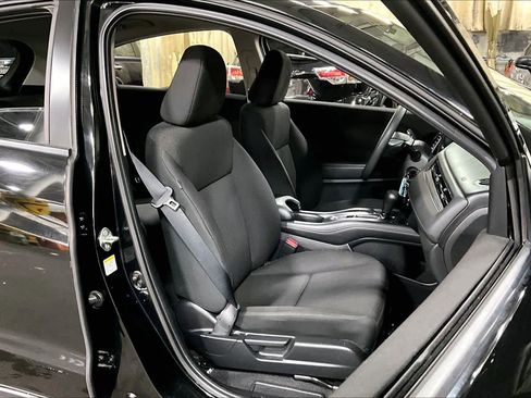 Used 2016 Honda HR-V LX image 9