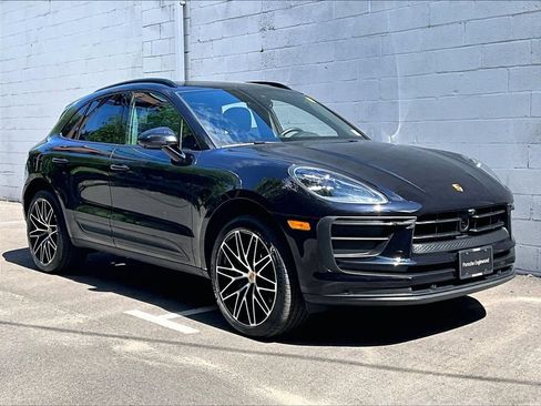 Certified 2026 Porsche Macan AWD/4WD image 7