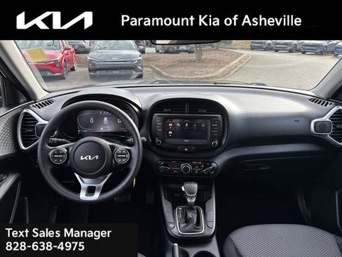 Used 2023 Kia Soul LX w/ LX Technology Package image 8