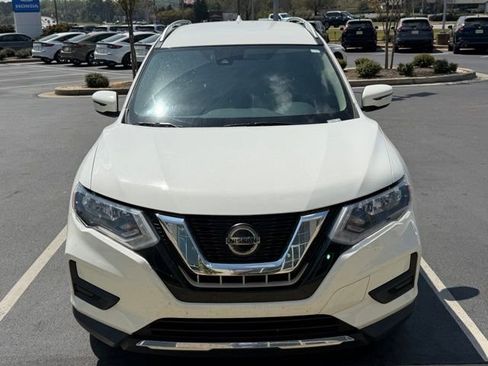 Used 2019 Nissan Rogue SV image 4