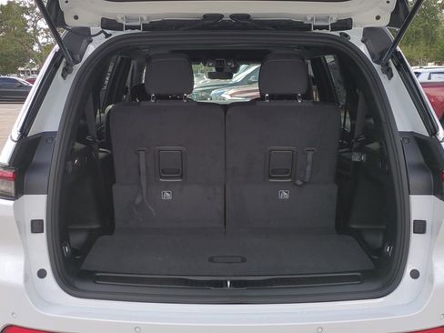 New 2025 Jeep Grand Cherokee L Laredo image 14