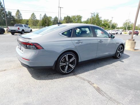 Used 2023 Honda Accord Sport image 3