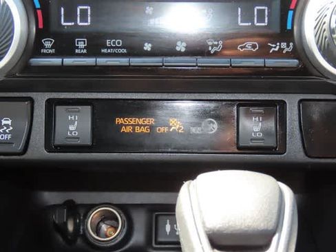 Used 2019 Toyota RAV4 XLE w/ Convenience Package AWD/4WD image 23