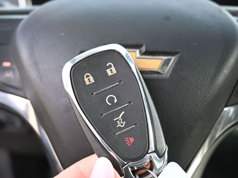 Used 2021 Chevrolet Equinox LT image 32