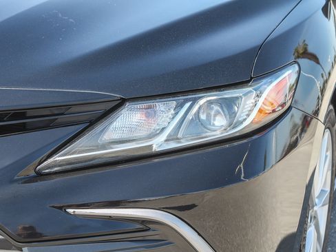 Used 2022 Toyota Camry LE w/ Convenience Package image 5