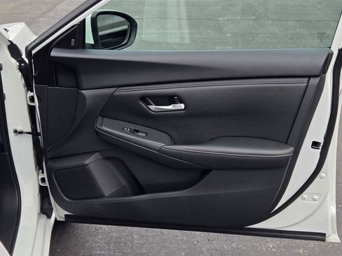 Used 2024 Nissan Sentra SV image 5