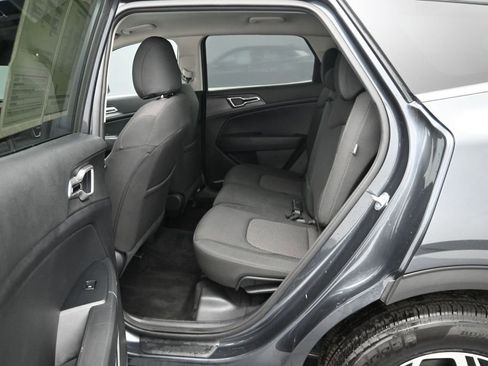 Used 2024 Kia Sportage LX AWD/4WD image 16