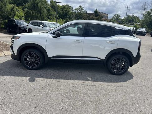 New 2026 Nissan Kicks SR w/ SR Premium Package FWD image 4