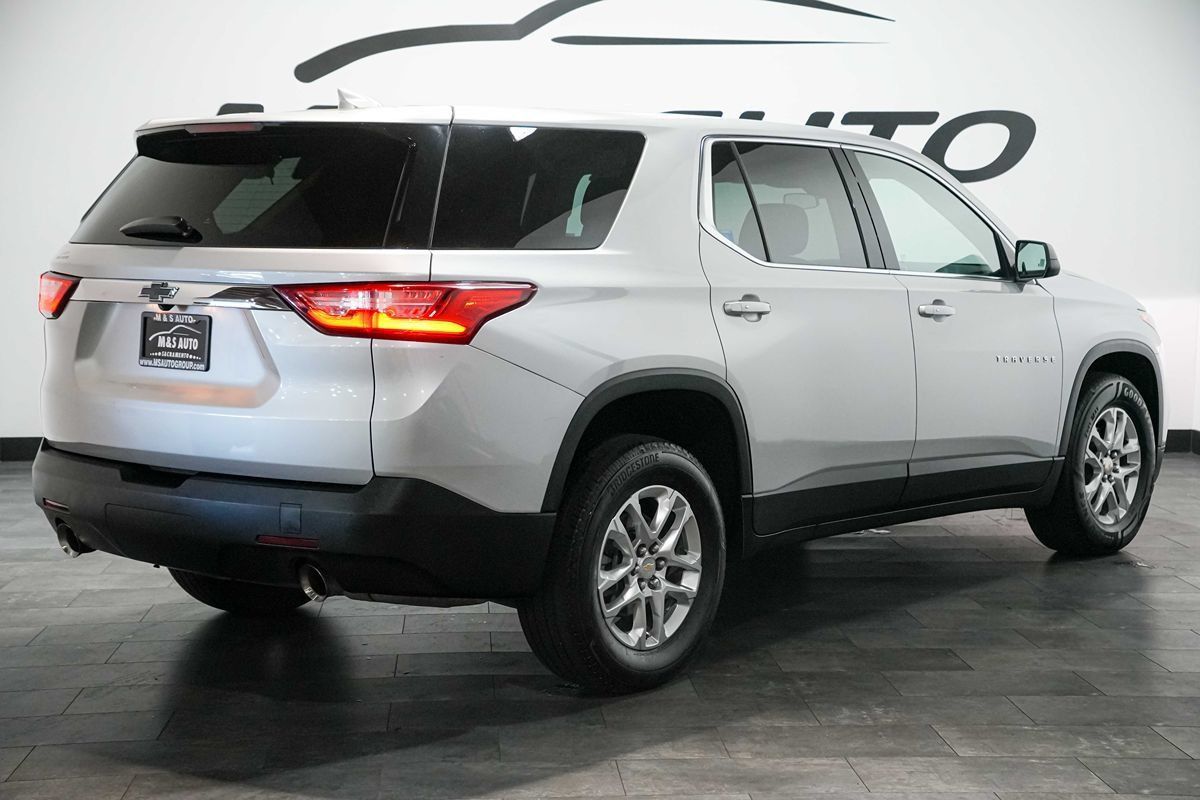 Used 2021 Chevrolet Traverse LS w/ LPO, Cargo Package FWD image 4