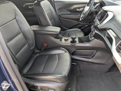 Used 2023 GMC Terrain SLT image 19