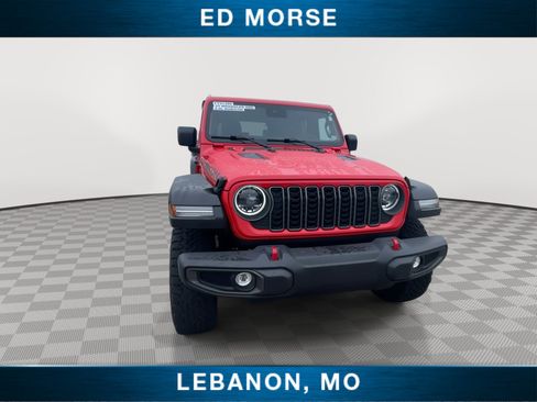 Used 2025 Jeep Wrangler Unlimited Rubicon AWD/4WD image 2