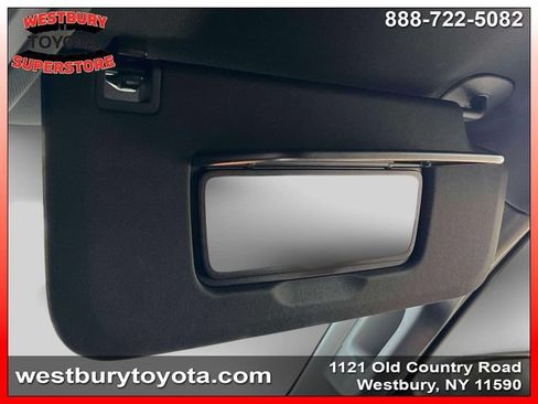 Used 2025 Chevrolet Suburban Z71 AWD/4WD image 33
